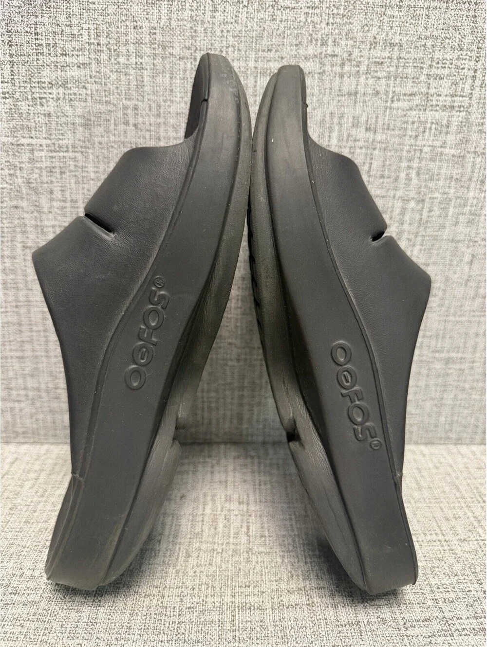 OOFOS Men's Black/White OOahh Sport Recovery Slides M5 W7 EU 38
